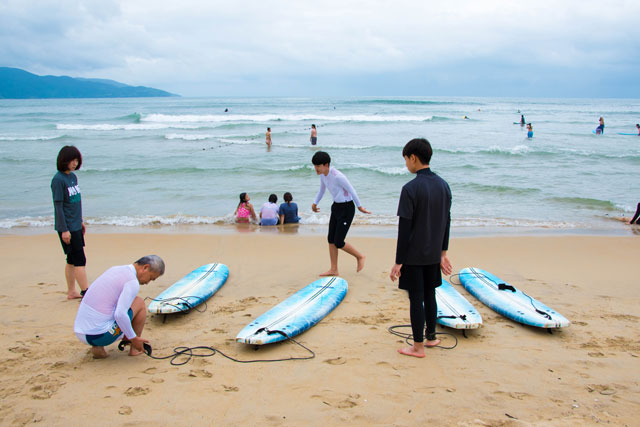 surfing in Da Nang