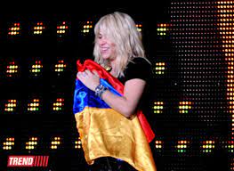 shakira armenian flag