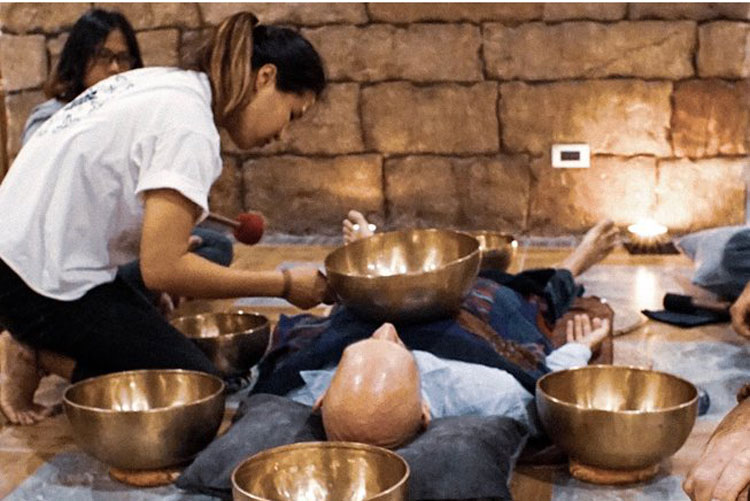 03ryv-yoga-retreat-in-vietnam-tibetan-bowls