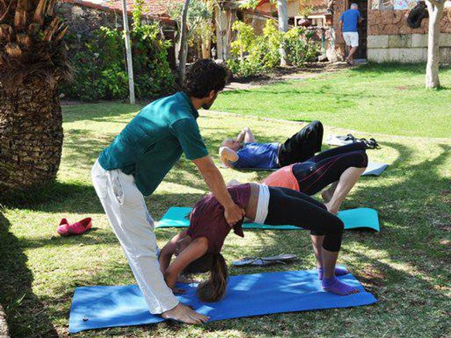 09 yoga in the garden