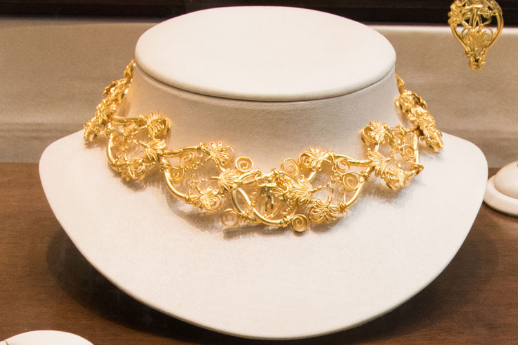 buy-gold-jewelry-in-athens