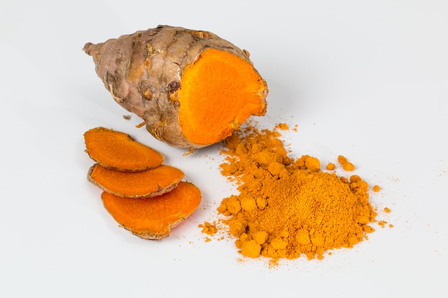 cúrcuma fresca y en polvo