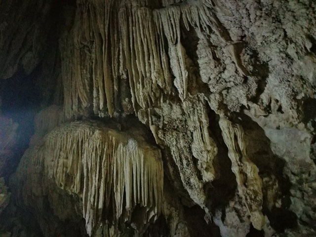 coral-cave2