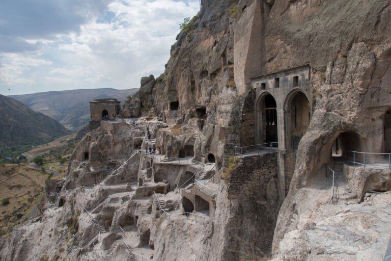 visit-to-Vardzia