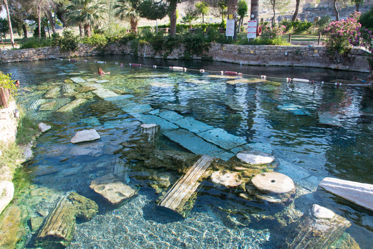 piscinas-de-cleopatra-en-hierapolis-turquia