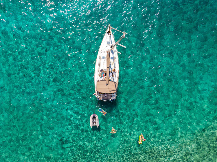 rent-a-boat-in-greece