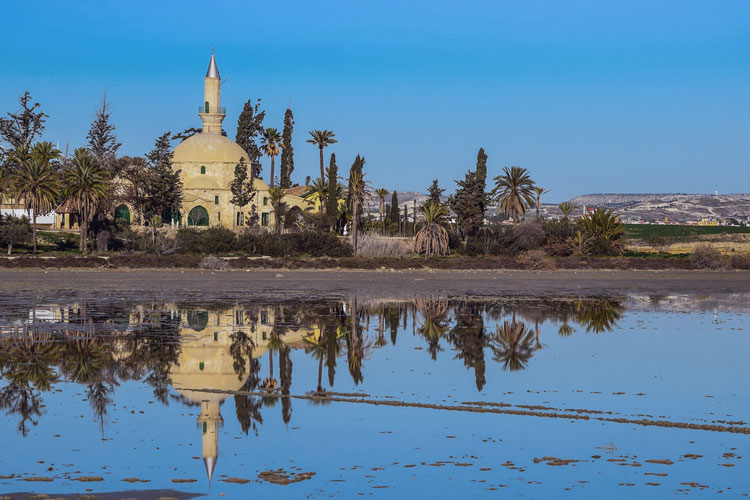 mezquita-larnaca destinos más baratos en Europa