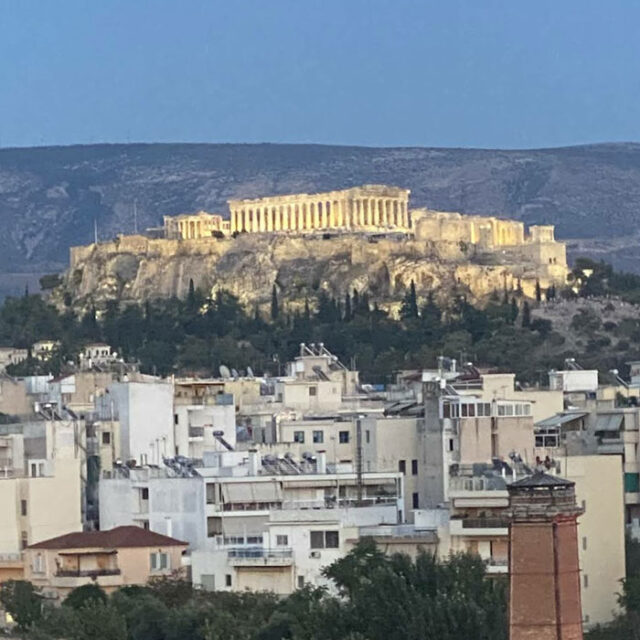 dinner-in-the-sky-athens