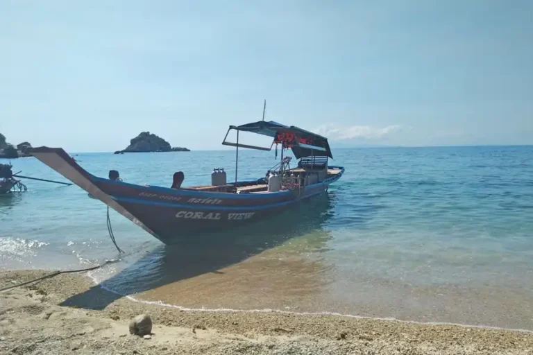 isla tailandesa barco cola larga2