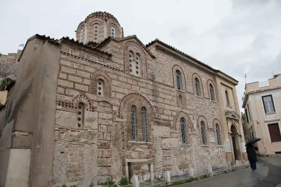 church-in-plaka