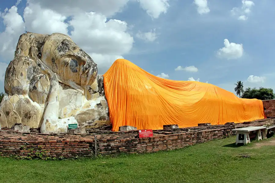 Wat Lokayasutha Ayutthaya
