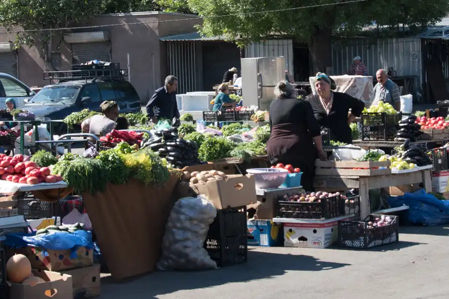 mercado-isani-tiflis2