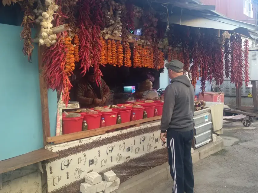 mercado-Dezerter-Bazaar-tiflis2