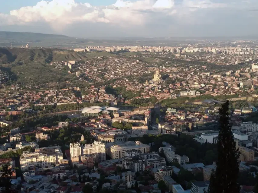 vistas-tiflis-desde-Mtatsminda