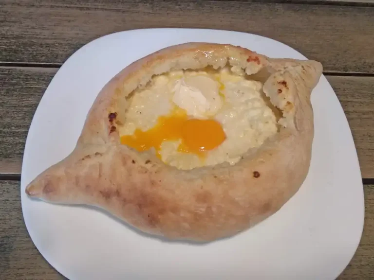 Khachapuri-plato-tipico-georgia