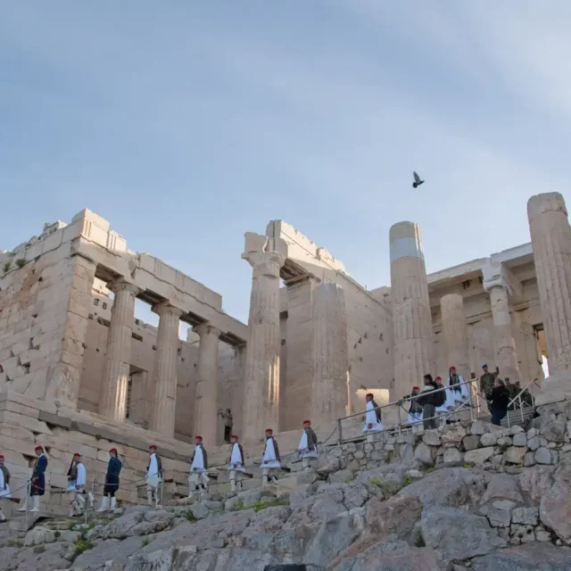 Evzones-acropolis-atenas
